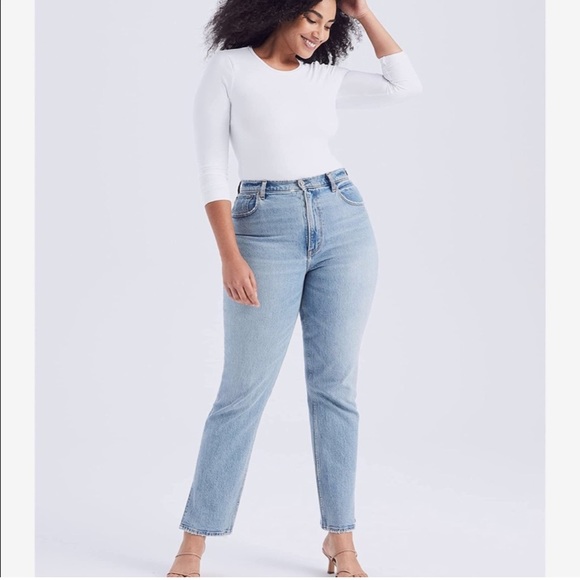 Abercrombie & Fitch Denim - Abercrombie curve love 90’s straight ultra high rise vent hem jeans size 33